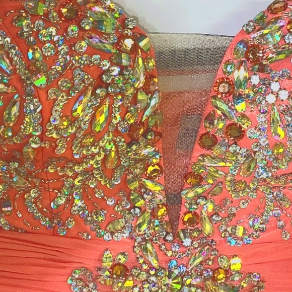 Prom dress - Picture 2 of 2